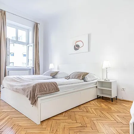 Stylish 2br For Groups, Up To 5p At Margareten Apartment Vienna