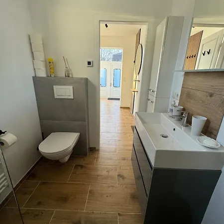 In In Perfect Situaton Near Vic And Donau Park With Pool And Private Garden Sleeps 4 With 2 Bedrooms, Kitchen And Livingroom And Bath And Private Parking Vila *