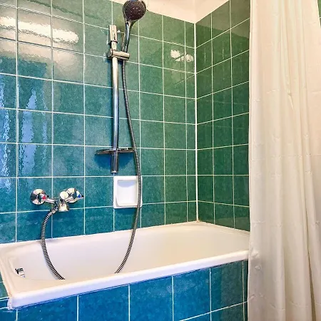 4 Mins To Metro I Wifi I 15 Mins To Inner Apartment Vienna