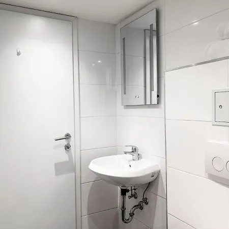 4 Mins To Metro I Wifi I 15 Mins To Inner Apartment Vienna