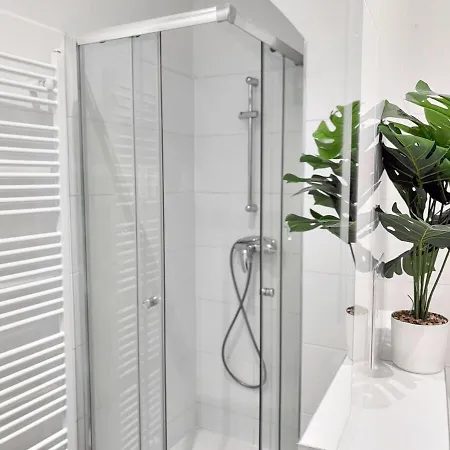 Apartment 4 Mins To Metro I Wifi I 15 Mins To Inner