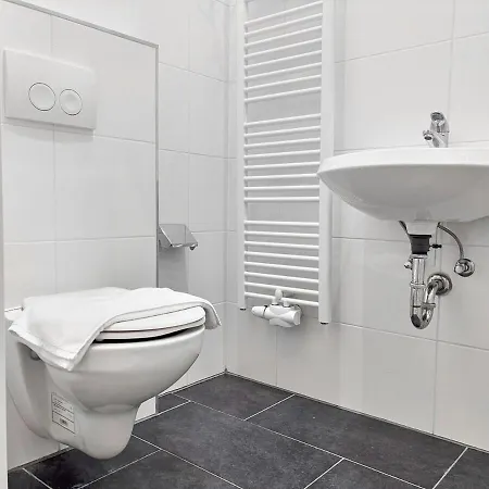 Apartment 4 Mins To Metro I Wifi I 15 Mins To Inner
