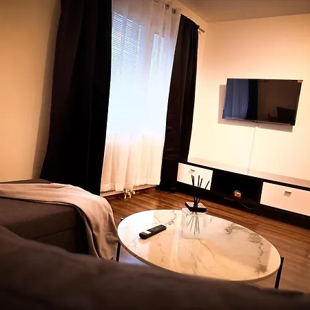 Geri's 20 Naehe Prater Apartment *