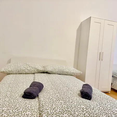 Apartment 2 Bedroom Long-term With Free Parking *