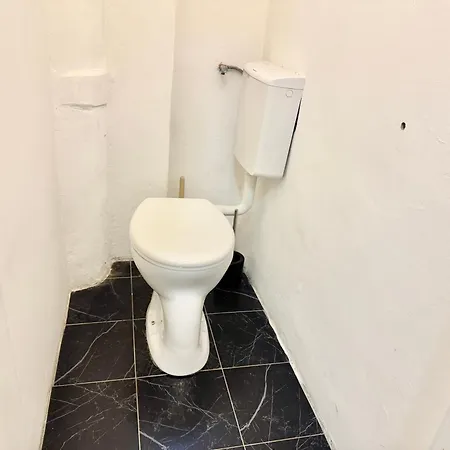 2 Bedroom Long-term With Free Parking Apartment *