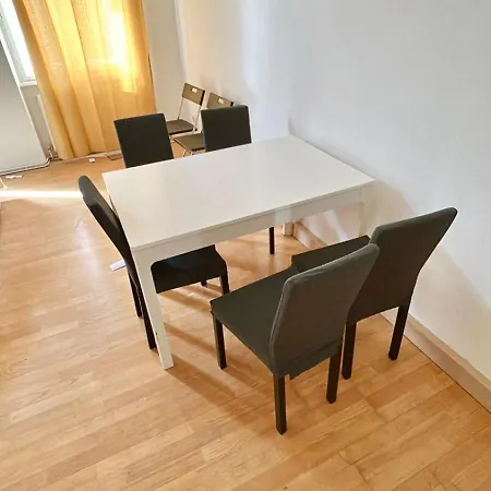 2 Bedroom Long-term With Free Parking Apartment
