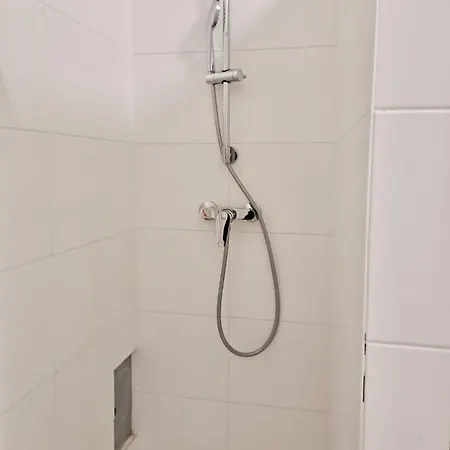 2 Bedroom Long-term With Free Parking Wien