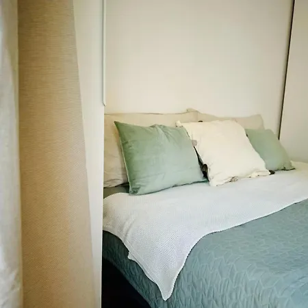 Stilvolle Premium-wohnung Mit Klimaanlage Und Dachterrasse Apartment