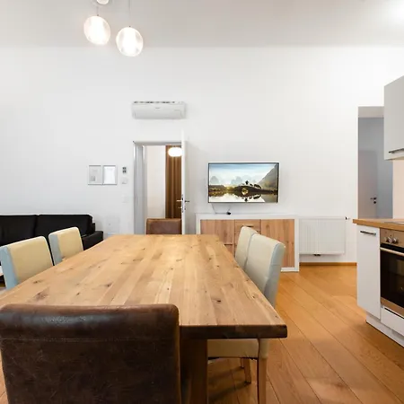 Tabor Apartment *