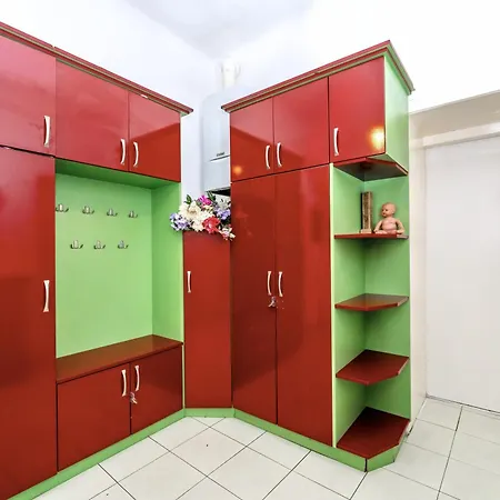 Family - 7 Minutes To Schoenbrunn Palace Homestay *