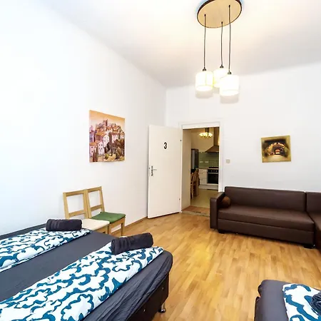 Homestay Family - 7 Minutes To Schoenbrunn Palace