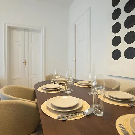 Chic & Cozy 104m2 Flat, Walk To Attractions Apartment Vienna