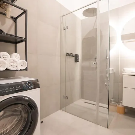 Chic & Cozy 104m2 Flat, Walk To Attractions Vídeň