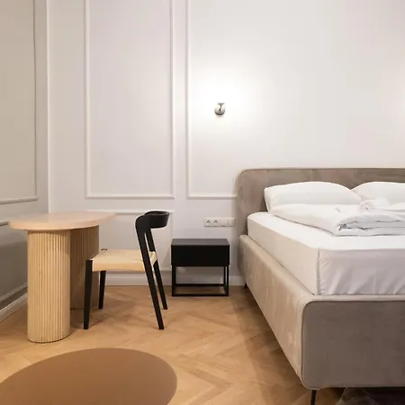 Apartment Chic & Cozy 104m2 Flat, Walk To Attractions
