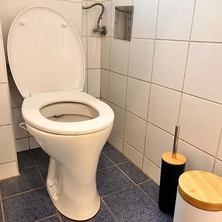 Stylish Nest - 3 For 5 - Near Metro Apartment
