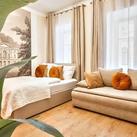 Apartment At Votiv Church I 5 Minutes To Inner I Wifi I 3 Minutes To Metro Schottentor *