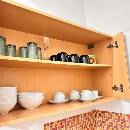 Stylish Flat With 2 Double Beds For 4 People 15a