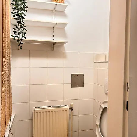Stylish Flat With 2 Double Beds For 4 People 15a *