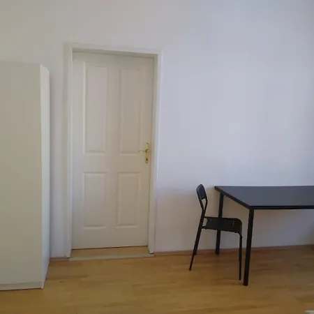 With 2 Bedrooms And A Small Living * Vídeň