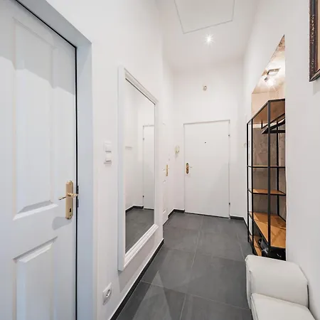 Apartment Nobile Schoenbrunn *