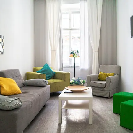 Trendy 1br & 1lr Near Rennweg, Great Links