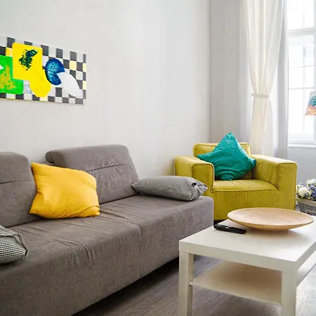 Trendy 1br & 1lr Near Rennweg, Great Links Appartement Wenen