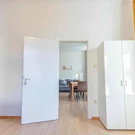Apartment Desirable 2br - Bookable For Longstays In Lockdown B