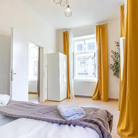 Apartment Desirable 2br - Bookable For Longstays In Lockdown B
