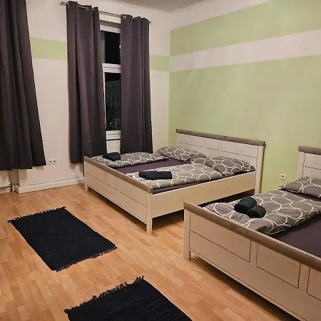 At Westbahnhof I Close To Shopping Street & Metro Apartament *