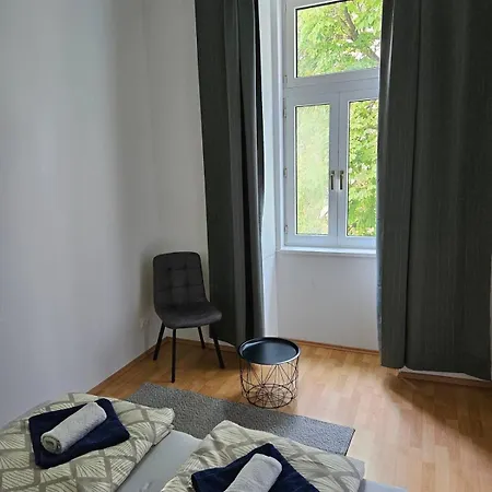 At Westbahnhof I Close To Shopping Street & Metro Apartment Vienna