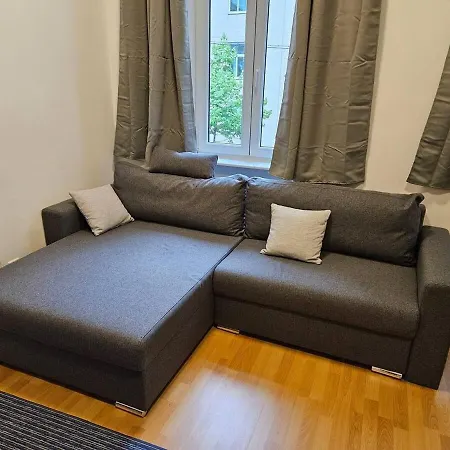 Apartment At Westbahnhof I Close To Shopping Street & Metro *