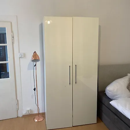 Apartment Comfy 1br 15 Min To Ottakring Station
