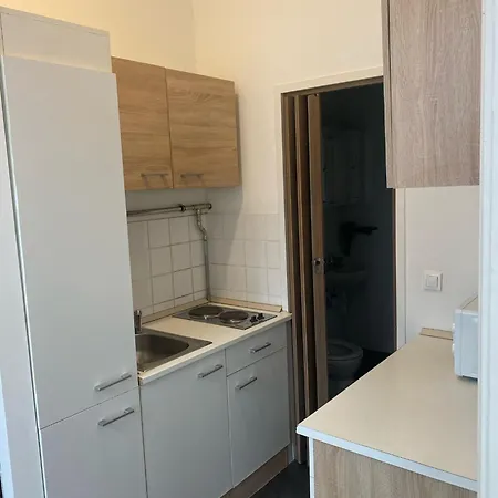 Comfy 1br 15 Min To Ottakring Station Apartment