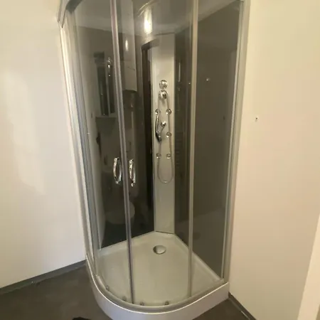 Comfy 1br 15 Min To Ottakring Station Apartment