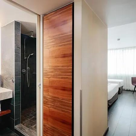 Eurostars Embassy 4*