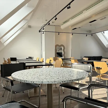 Hotel Design & Budget Schoenbrunn Viena