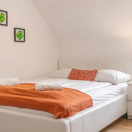 Comfy 2br Apt, Near Bahnhof Rennweg & Belvedere Vienna