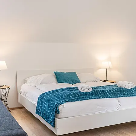 Apartment Comfy 2br Apt, Near Bahnhof Rennweg & Belvedere Vienna