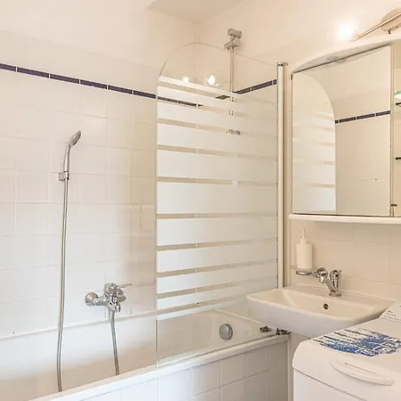 Apartment Comfy 2br Apt, Near Bahnhof Rennweg & Belvedere *