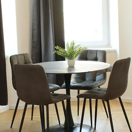 Margot Apartment *