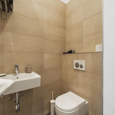 Smart Living - Favoriten Apartment