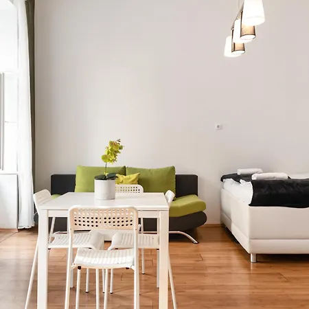 Comfortable 2br And Well Connected 公寓