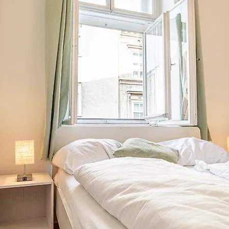 Friendly 2br Near Rennweg & Belvedere Palace *