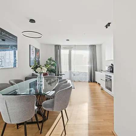 Balcony I 5 Minutes To Belvedere I Great Location 2 Minutes To Main Station Vienna