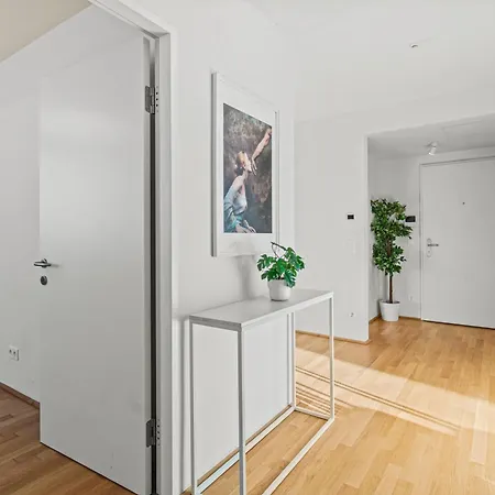 Apartment Balcony I 5 Minutes To Belvedere I Great Location 2 Minutes To Main Station Vienna