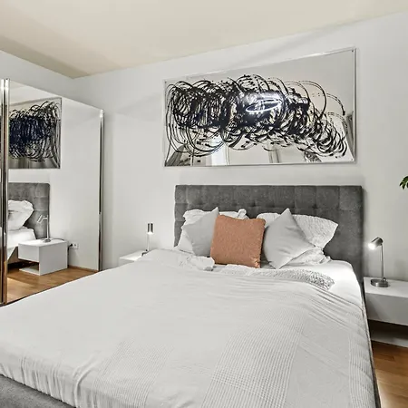 Apartment Balcony I 5 Minutes To Belvedere I Great Location 2 Minutes To Main Station Vienna
