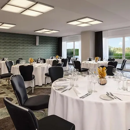 Otel Hilton Waterfront 4*