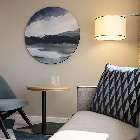 Hilton Waterfront 4*