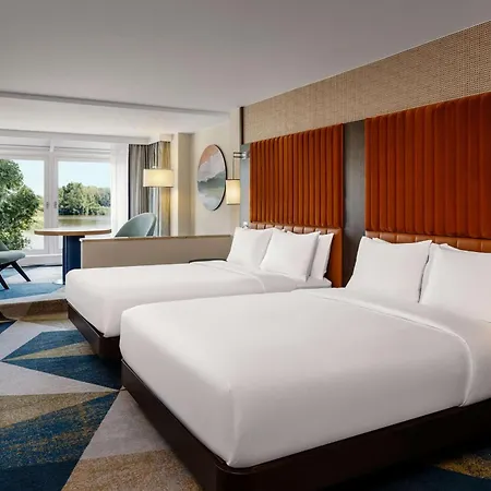 Hilton Waterfront 4* Viyana