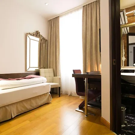 Western Arcadia Vienne